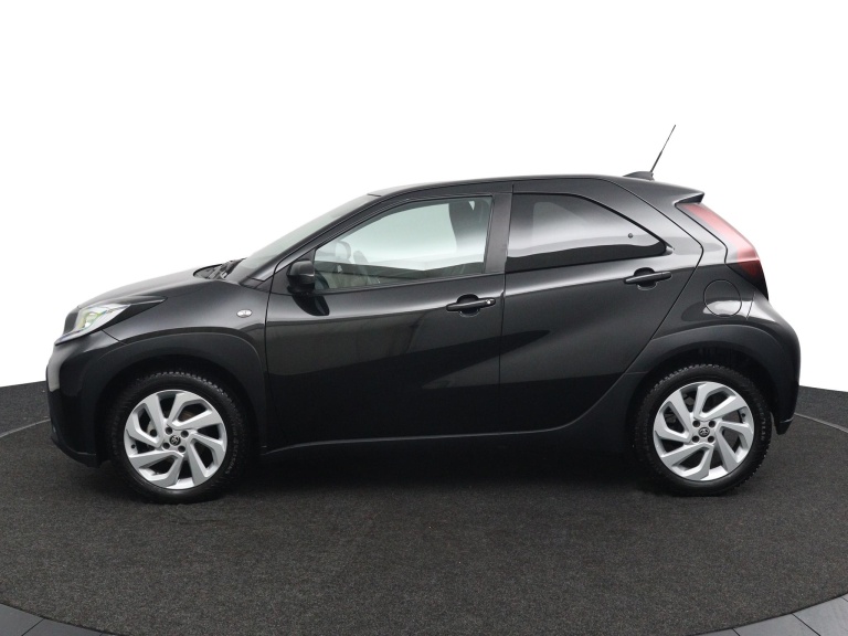 Toyota Aygo X - 1.0 VVT-i S-CVT first 5