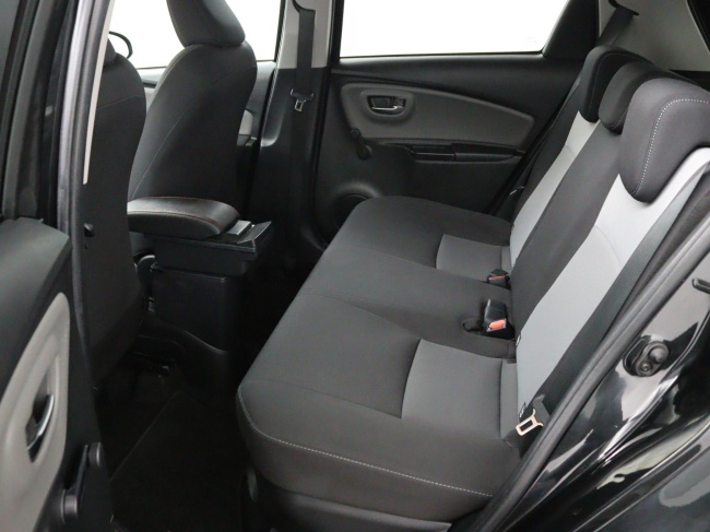 Toyota Yaris - 1.5 Hybrid Dynamic | Navigatie | Trekhaak |