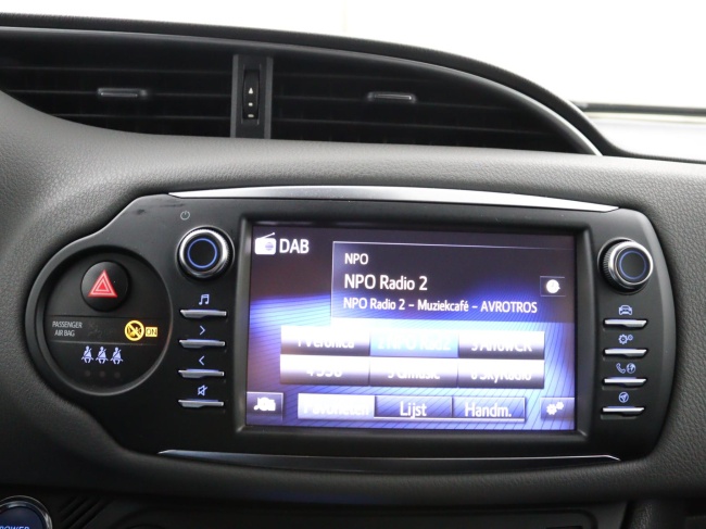 Toyota Yaris - 1.5 Hybrid Dynamic | Navigatie | Trekhaak |