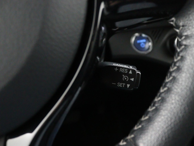 Toyota Yaris - 1.5 Hybrid Dynamic | Navigatie | Trekhaak |