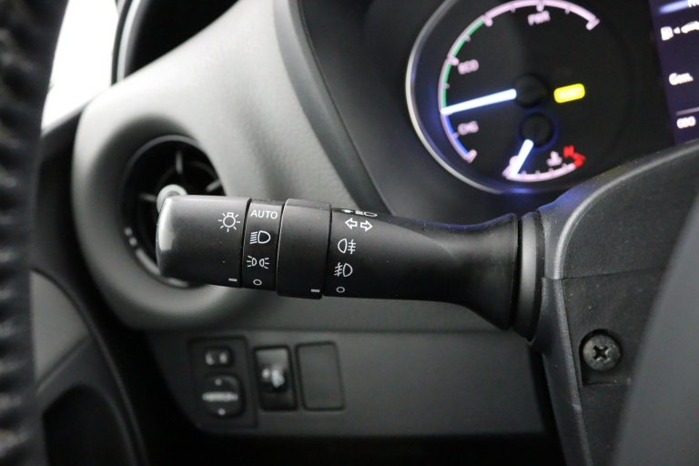 Toyota Yaris - 1.5 Hybrid Dynamic | Navigatie | Trekhaak | 21