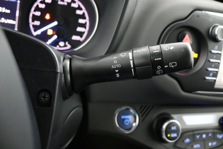 Toyota Yaris - 1.5 Hybrid Dynamic | Navigatie | Trekhaak | 23