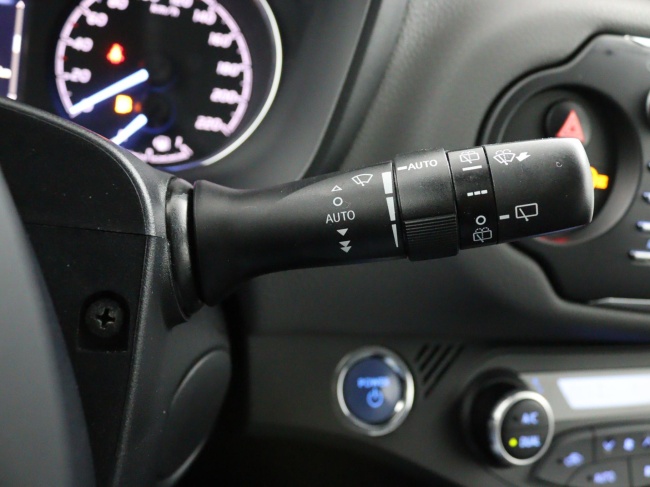 Toyota Yaris - 1.5 Hybrid Dynamic | Navigatie | Trekhaak |