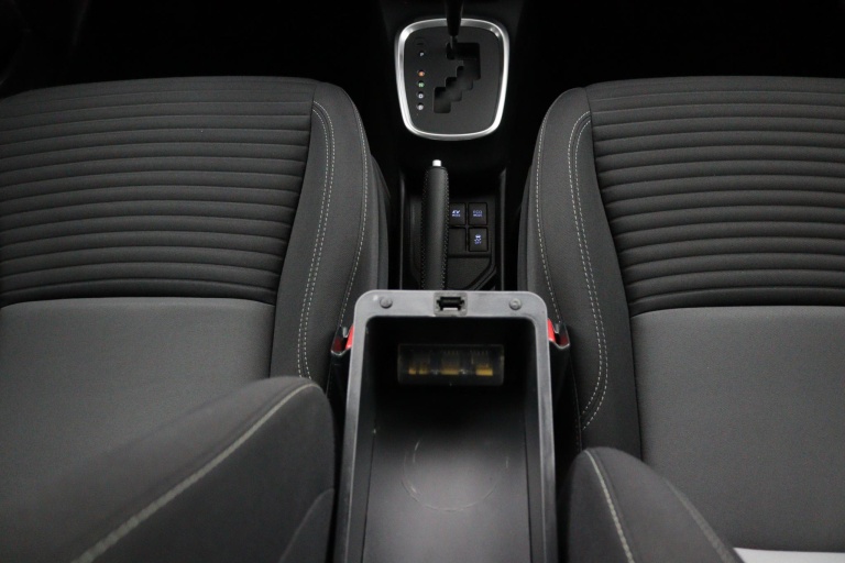 Toyota Yaris - 1.5 Hybrid Dynamic | Navigatie | Trekhaak | 26