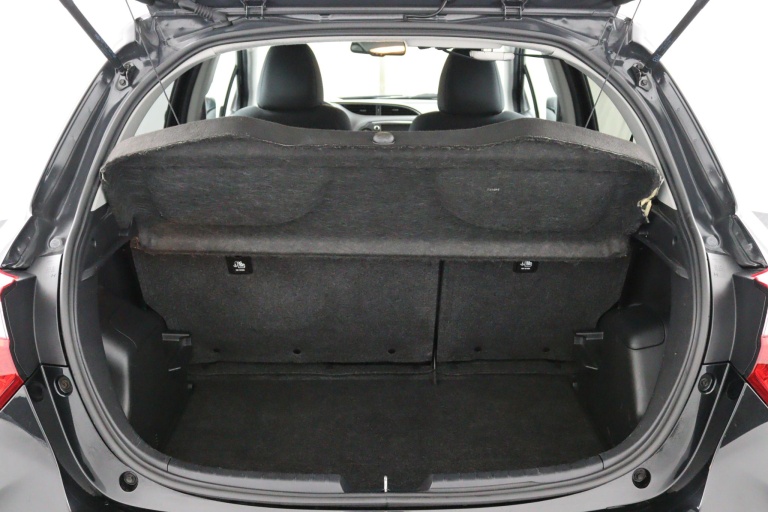 Toyota Yaris - 1.5 Hybrid Dynamic | Navigatie | Trekhaak | 29