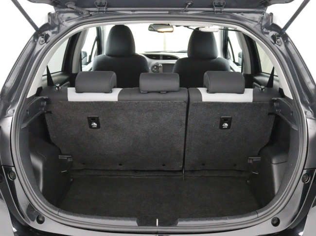 Toyota Yaris - 1.5 Hybrid Dynamic | Navigatie | Trekhaak |