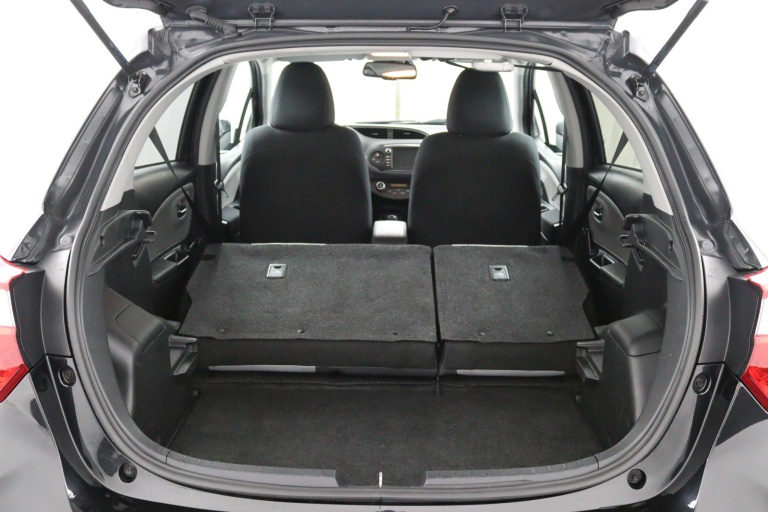 Toyota Yaris - 1.5 Hybrid Dynamic | Navigatie | Trekhaak | 31