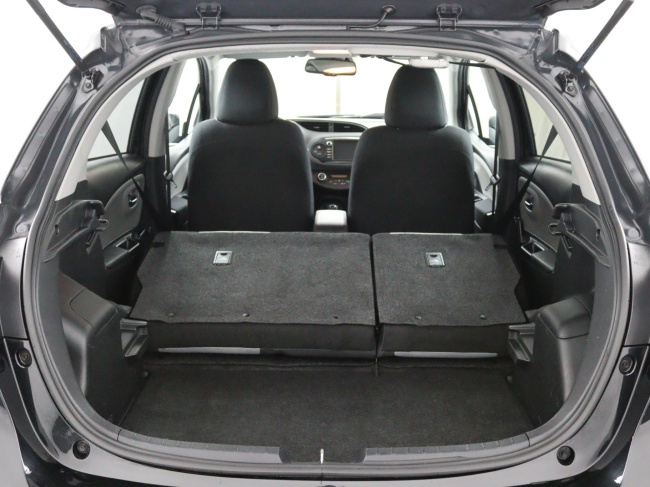 Toyota Yaris - 1.5 Hybrid Dynamic | Navigatie | Trekhaak |