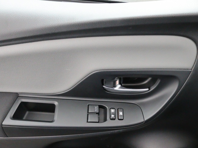 Toyota Yaris - 1.5 Hybrid Dynamic | Navigatie | Trekhaak |