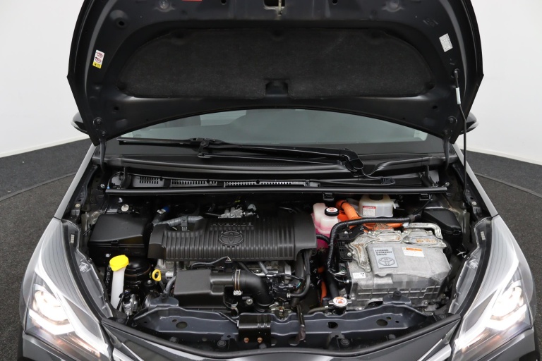 Toyota Yaris - 1.5 Hybrid Dynamic | Navigatie | Trekhaak | 35