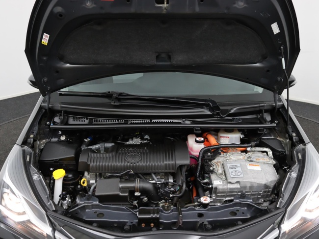 Toyota Yaris - 1.5 Hybrid Dynamic | Navigatie | Trekhaak |