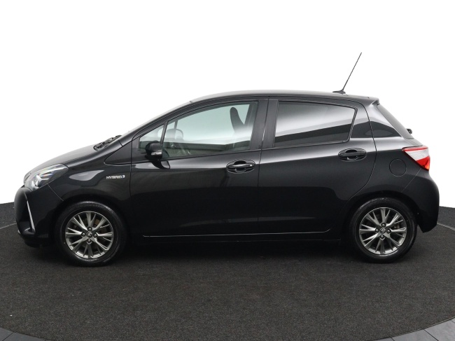 Toyota Yaris - 1.5 Hybrid Dynamic | Navigatie | Trekhaak |