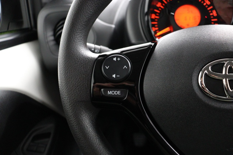 Toyota Aygo - 1.0 VVT-i x-fun 18