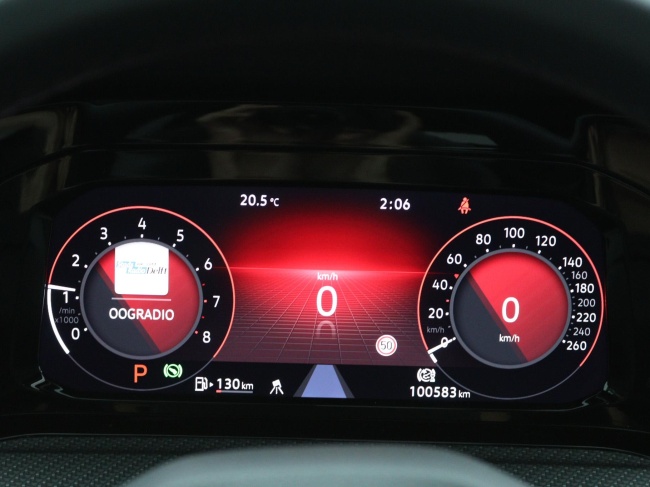 Volkswagen Golf - 1.5 eTSI R-Line Business