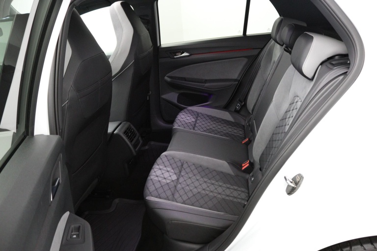 Volkswagen Golf - 1.5 eTSI R-Line Business 16