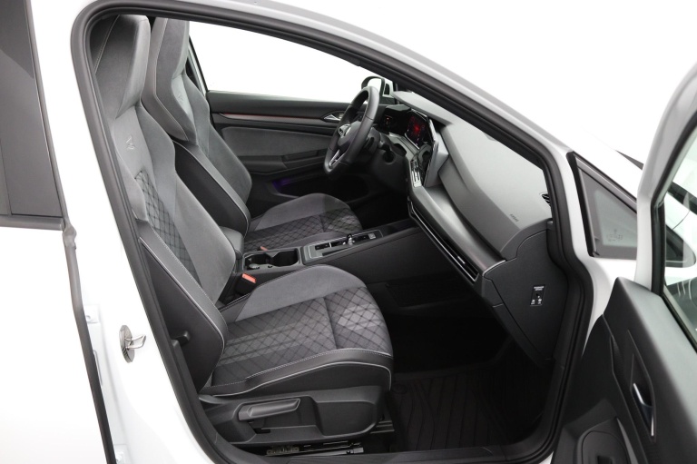 Volkswagen Golf - 1.5 eTSI R-Line Business 17