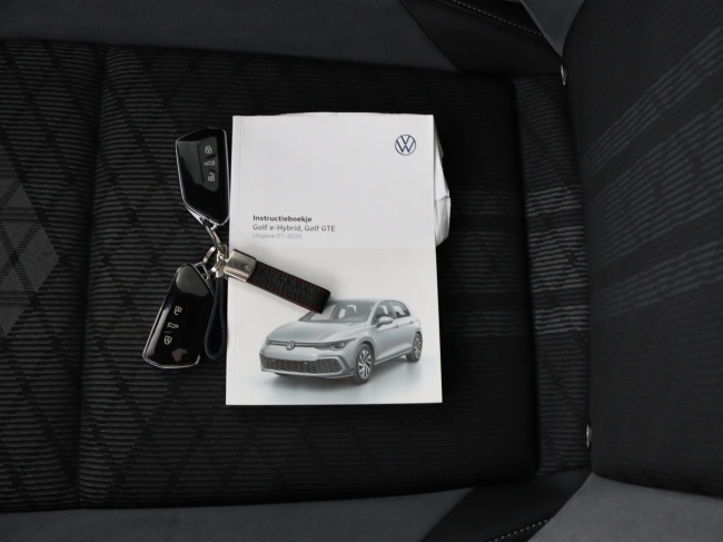 Volkswagen Golf - 1.5 eTSI R-Line Business