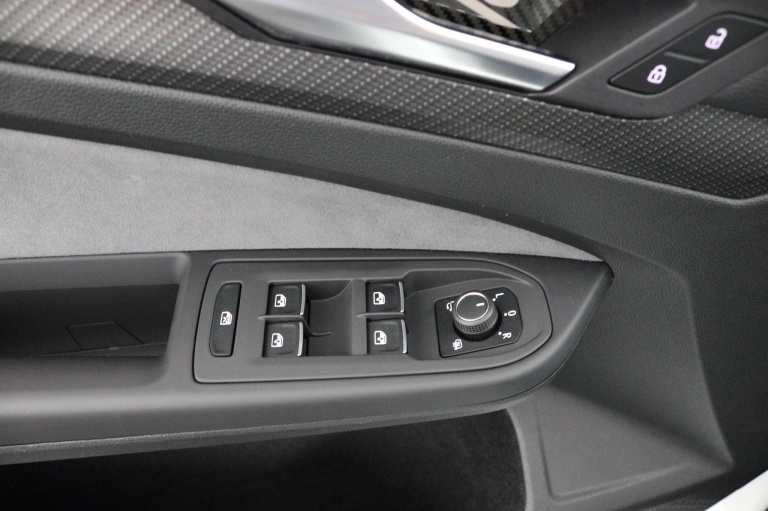 Volkswagen Golf - 1.5 eTSI R-Line Business 26