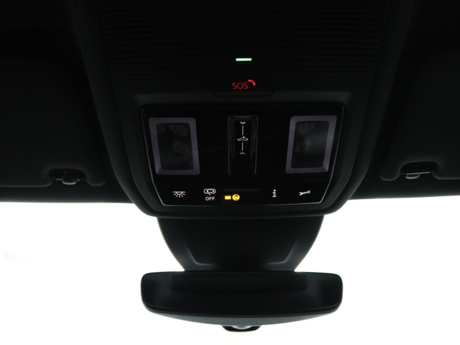 Volkswagen Golf - 1.5 eTSI R-Line Business