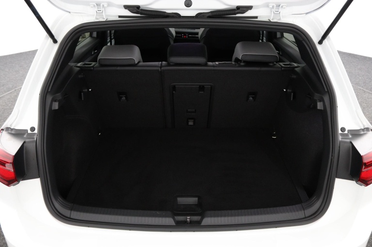 Volkswagen Golf - 1.5 eTSI R-Line Business 31