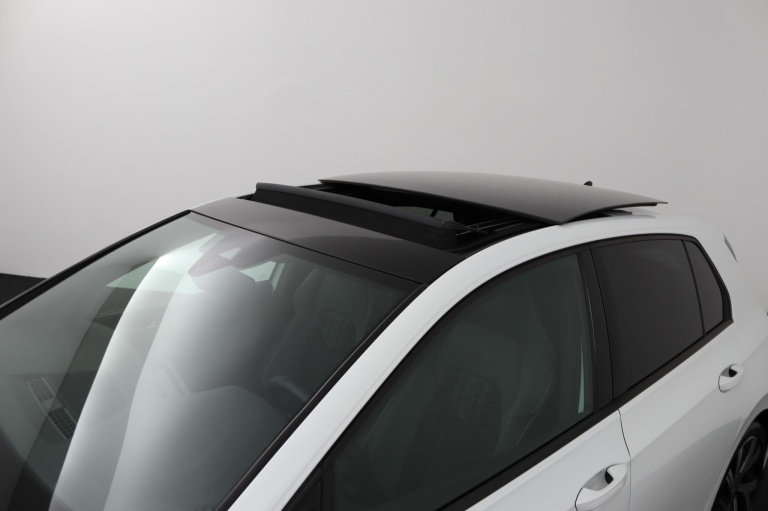 Volkswagen Golf - 1.5 eTSI R-Line Business 36