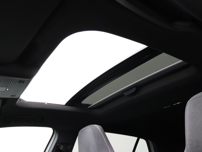 Volkswagen Golf - 1.5 eTSI R-Line Business