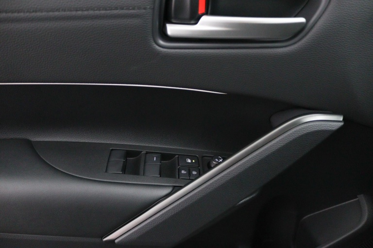 Toyota Corolla Cross - Hybrid 180 Executive 29