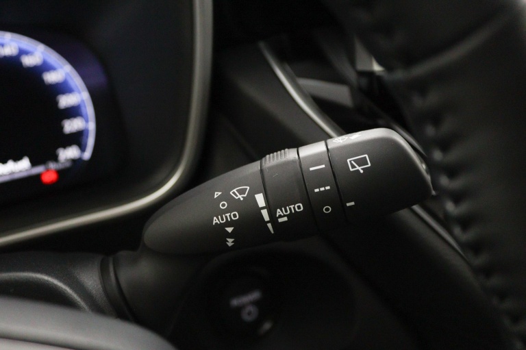 Toyota Corolla Cross - Hybrid 180 Executive 32