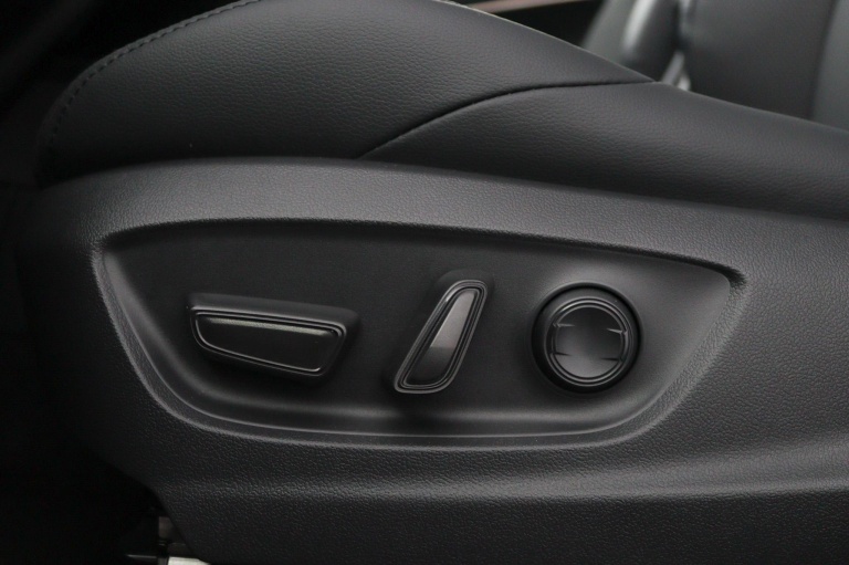 Toyota Corolla Cross - Hybrid 180 Executive 43