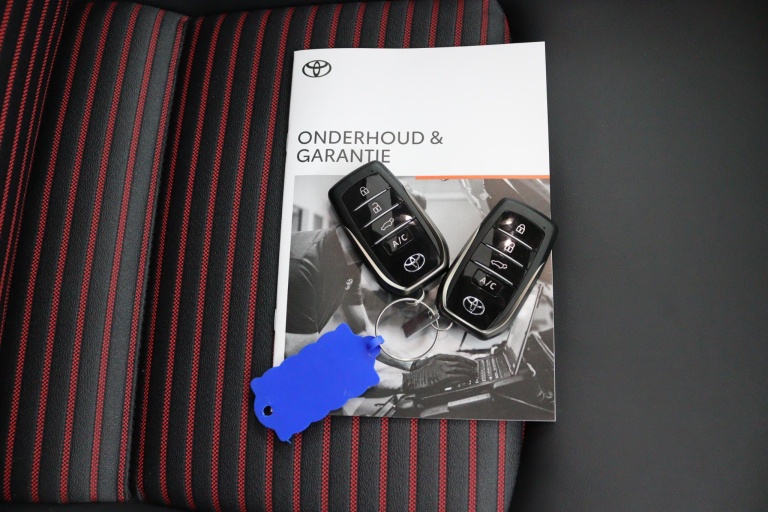 Toyota RAV4 - 2.5 Plug-in Hybrid AWD Limited Edition 29