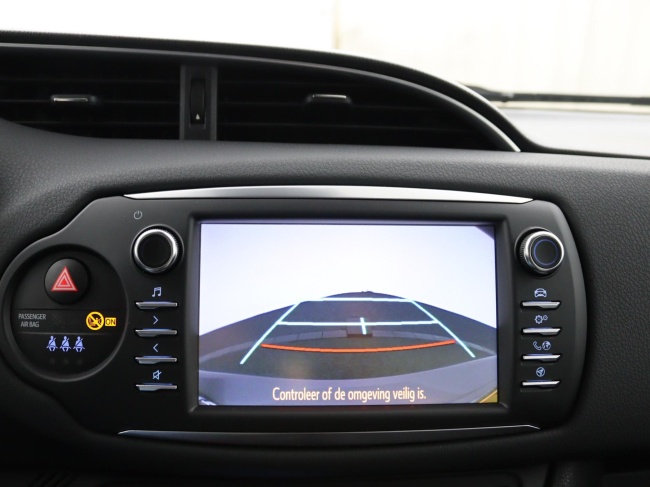 Toyota Yaris - 1.5 Hybrid Design Red