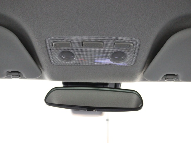 Toyota Yaris - 1.5 Hybrid Design Red