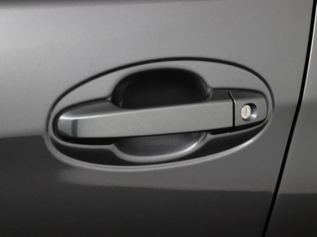 Toyota Yaris - 1.5 Hybrid Design Red