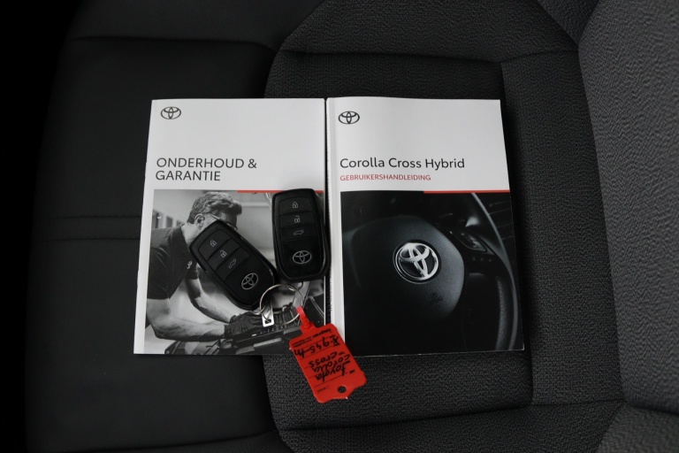 Toyota Corolla Cross - Hybrid 140 Style 11