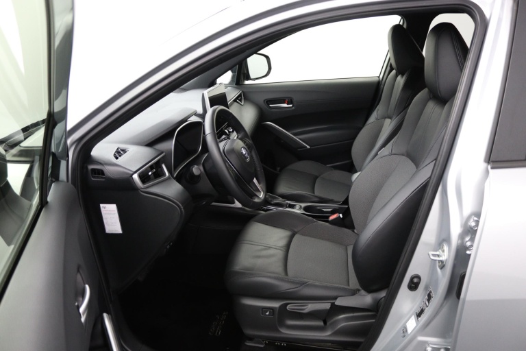 Toyota Corolla Cross - Hybrid 140 Style 17