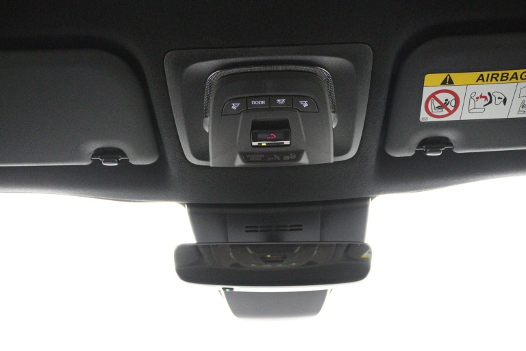 Toyota Corolla Cross - Hybrid 140 Style 33