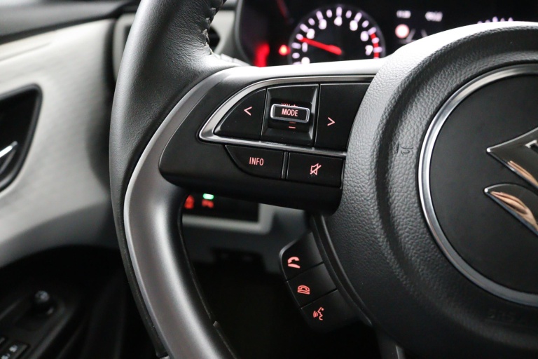 Suzuki Swift - 1.2 Select Smart Hybrid 18