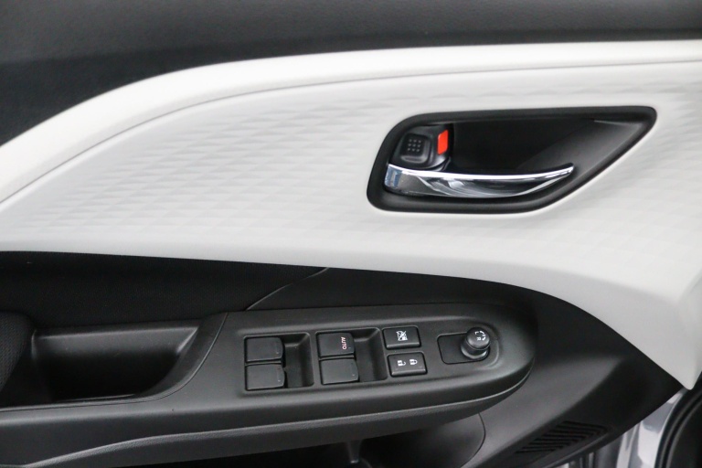 Suzuki Swift - 1.2 Select Smart Hybrid 31