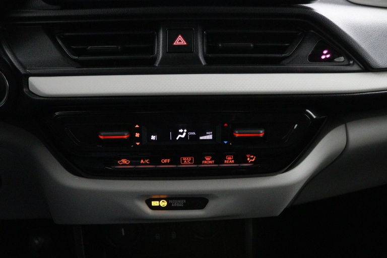 Suzuki Swift - 1.2 Select Smart Hybrid 17