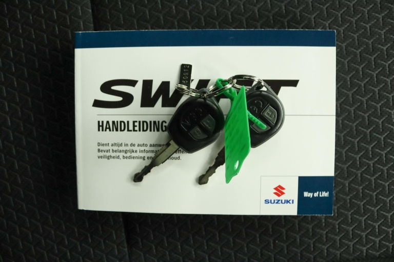 Suzuki Swift - 1.2 Select Smart Hybrid 11