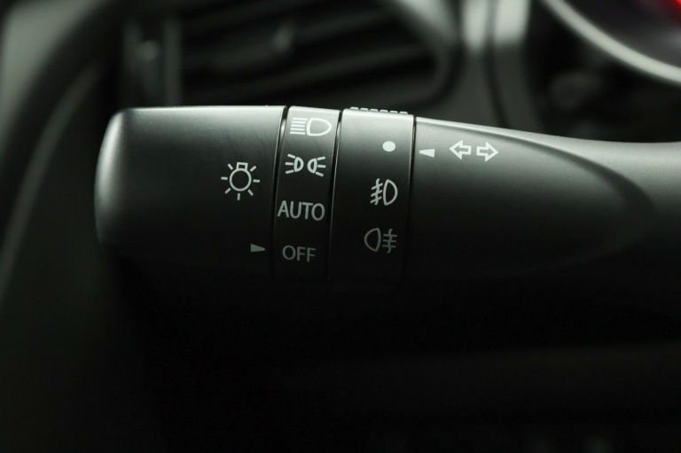 Suzuki Swift - 1.2 Select Smart Hybrid 31