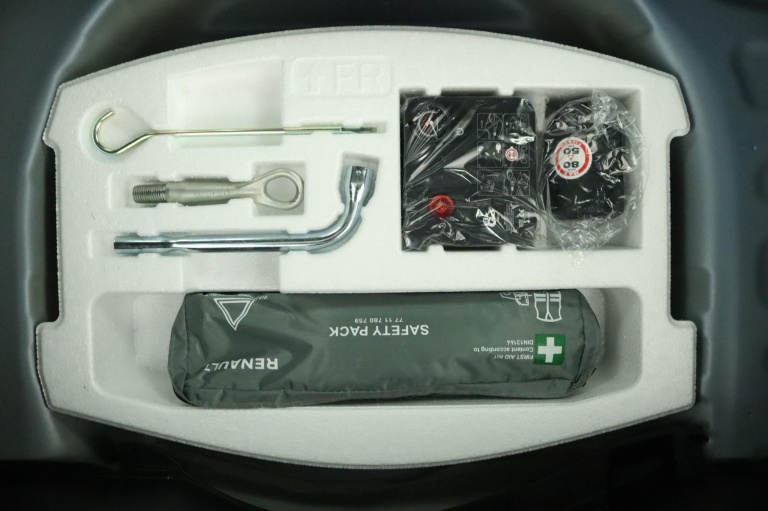 Suzuki Swift - 1.2 Select Smart Hybrid 34