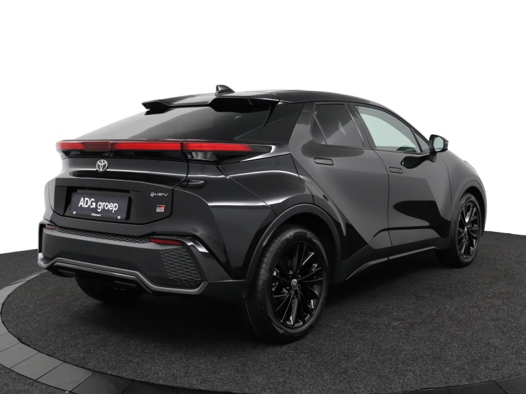 Toyota C-HR - 1.8 Hybrid 140 Black Edition 2
