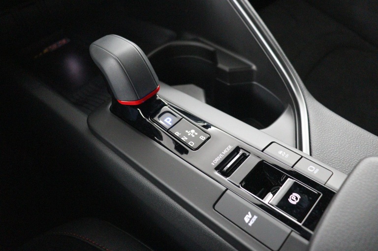 Toyota C-HR - 1.8 Hybrid 140 Black Edition 24