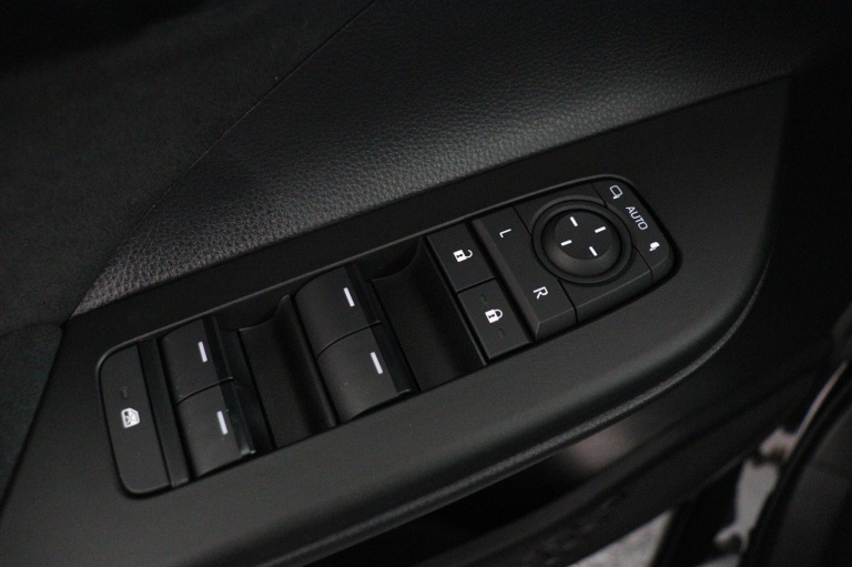 Toyota C-HR - 1.8 Hybrid 140 Black Edition 25