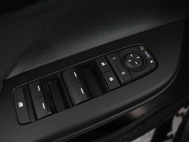 Toyota C-HR - 1.8 Hybrid 140 Black Edition