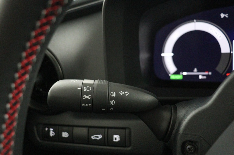 Toyota C-HR - 1.8 Hybrid 140 Black Edition 27