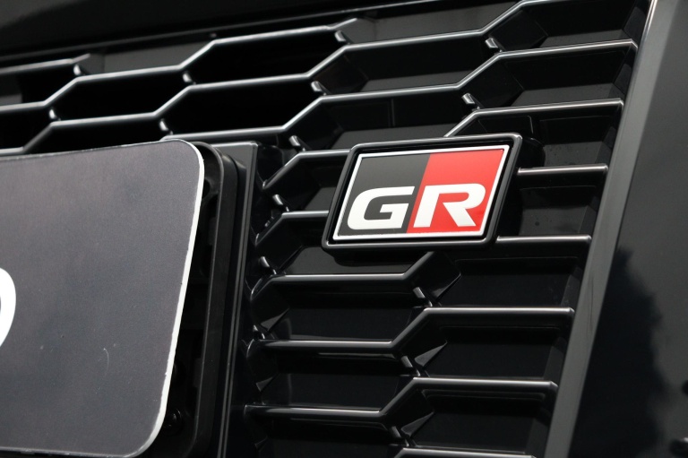 Toyota C-HR - 1.8 Hybrid 140 Black Edition 32