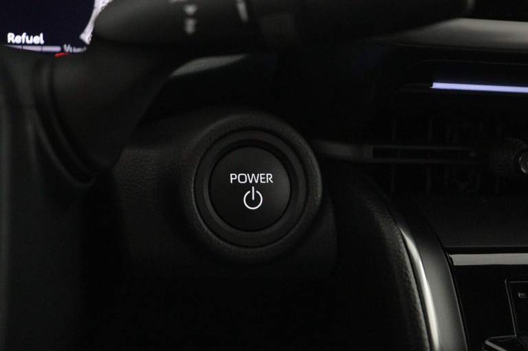 Toyota C-HR - 1.8 Hybrid 140 Black Edition 36