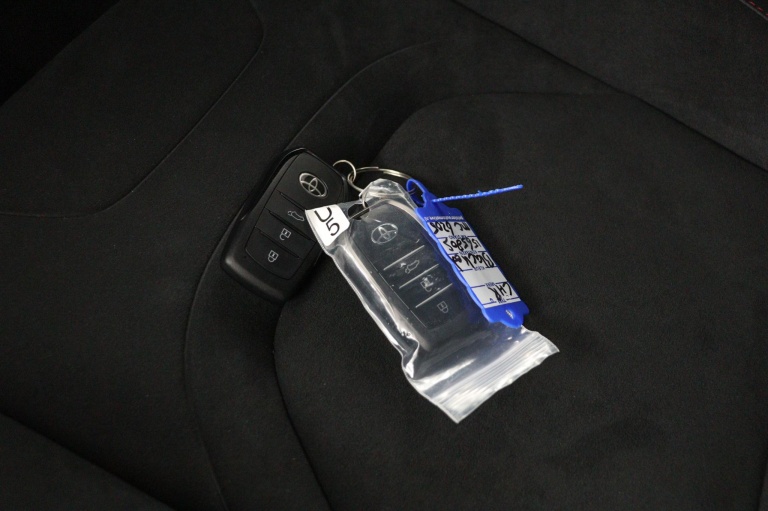 Toyota C-HR - 1.8 Hybrid 140 Black Edition 8